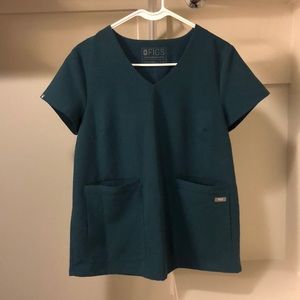 FIGS Cusco Scrub Top Caribbean Blue